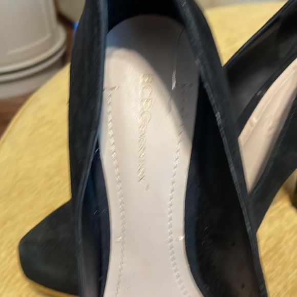 BCBG Generation size 10 stacked suede shoe - Picture 2 of 5